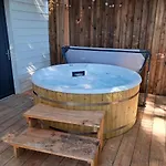 Villa Au Calme, Jardin, Piscine, Jacuzzi *