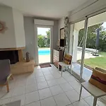 Villa Au Calme, Jardin, Piscine, Jacuzzi Saussan