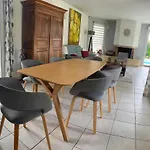 Au Calme, Jardin, Piscine, Jacuzzi Villa Saussan