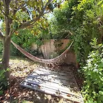 Au Calme, Jardin, Piscine, Jacuzzi Saussan