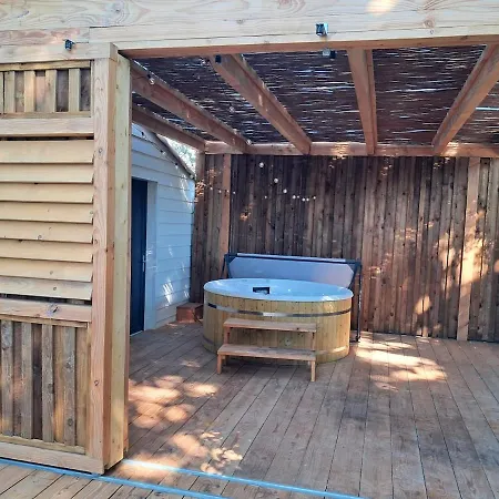 Vila Au Calme, Jardin, Piscine, Jacuzzi *