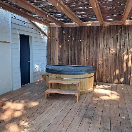 Au Calme, Jardin, Piscine, Jacuzzi Vila