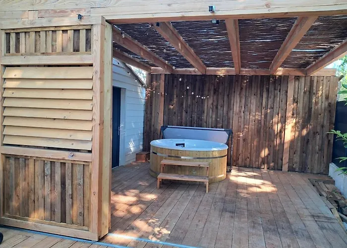 Villa Au Calme, Jardin, Piscine, Jacuzzi *
