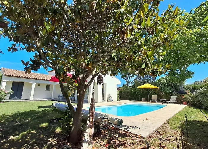Au Calme, Jardin, Piscine, Jacuzzi