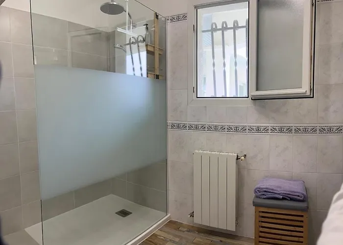 Au Calme, Jardin, Piscine, Jacuzzi Villa