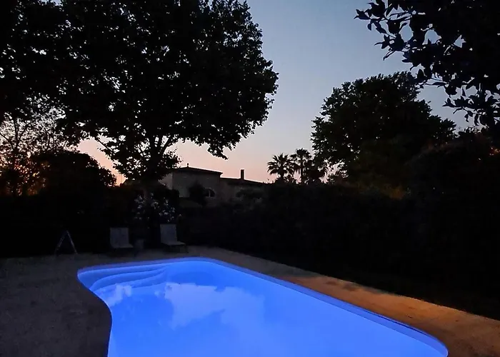 Au Calme, Jardin, Piscine, Jacuzzi